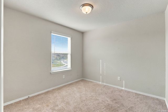 7535 HOMEWOOD LN, Elmendorf, TX 78112