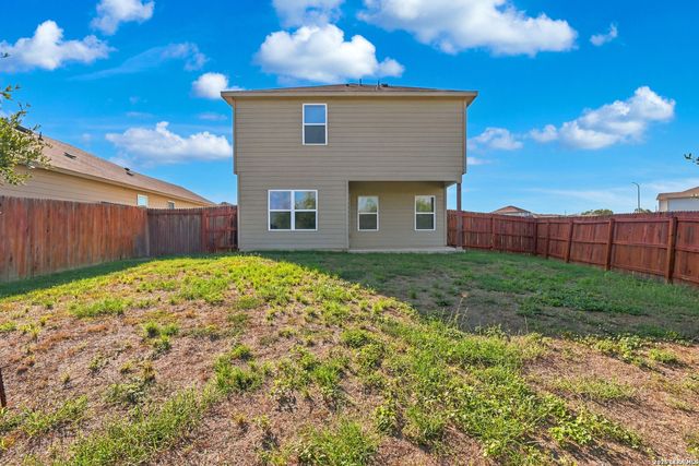 7535 HOMEWOOD LN, Elmendorf, TX 78112