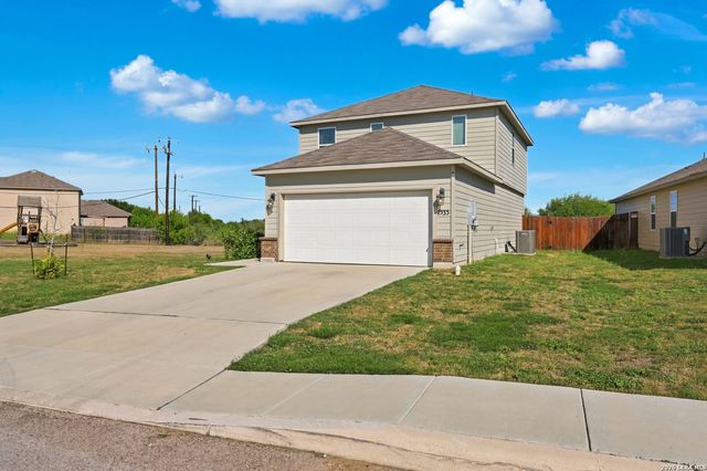 7535 HOMEWOOD LN, Elmendorf, TX 78112