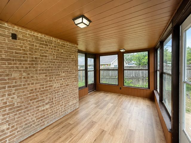 2130 Hawthorne Lane, Waukegan, IL 60087