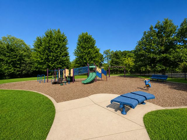 2130 Hawthorne Lane, Waukegan, IL 60087
