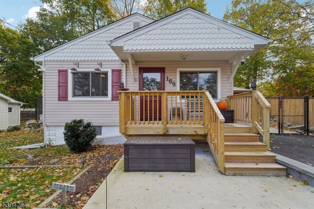 166 Lakeview Ave, Ringwood Boro, NJ 07456