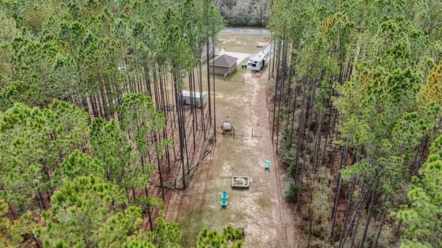 1836 Williams Road, Defuniak Springs, FL 32433