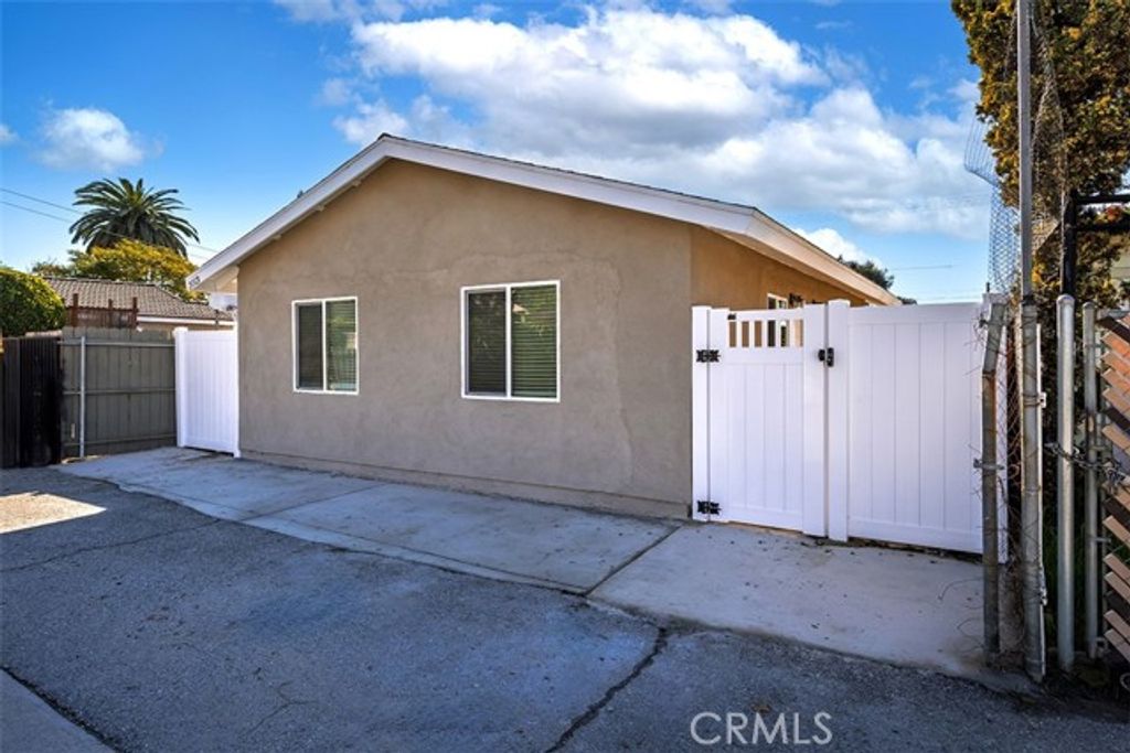 2013 Walnut, La Verne, CA 91750