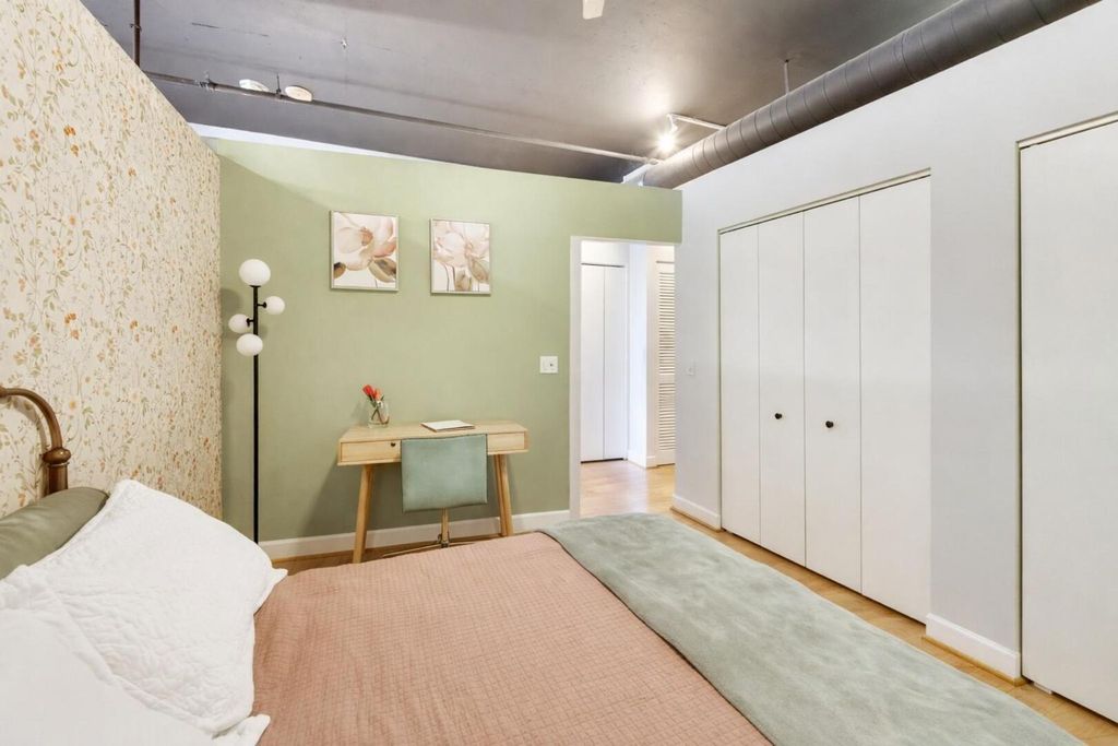 Image 16 of property listing at 111 S MORGAN Street 703, Chicago, IL 60607