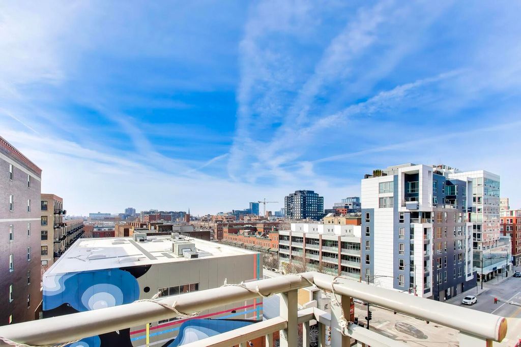 Image 21 of property listing at 111 S MORGAN Street 703, Chicago, IL 60607