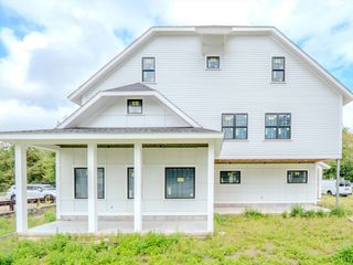 90 West Main St, Northborough, MA 01532