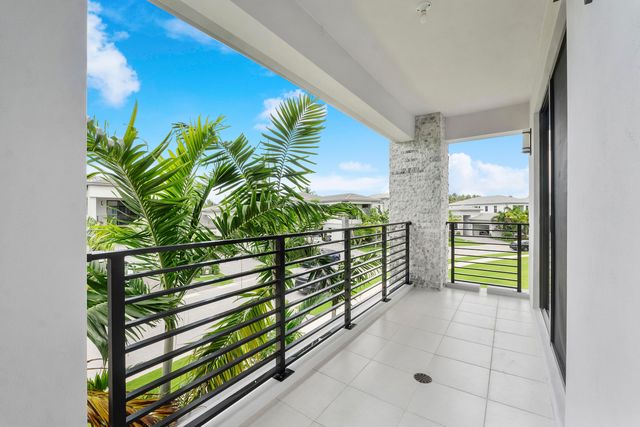 9322 Sunflower Mdw Road, Boca Raton, FL 33434