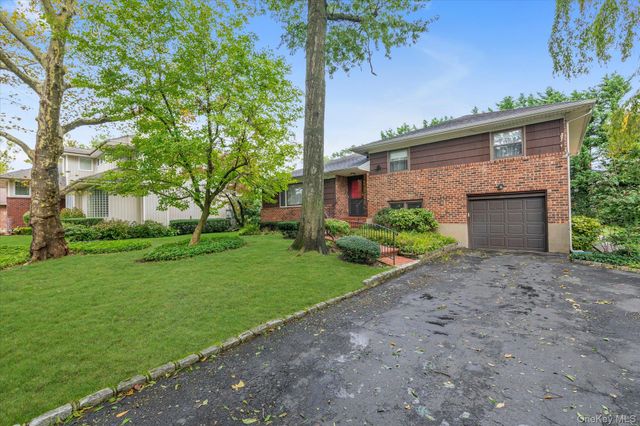 197 Birch Drive, Manhasset Hills, NY 11040