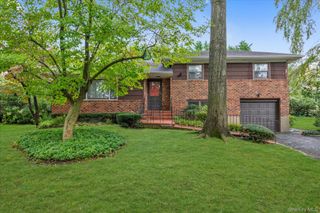 197 Birch Drive, Manhasset Hills, NY 11040