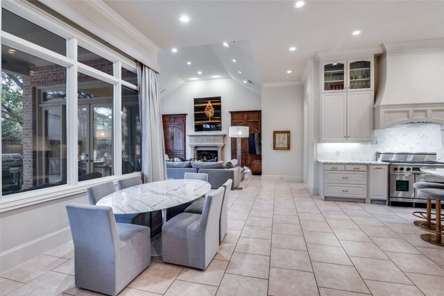 6442 Lakehurst Avenue, Dallas, TX 75230