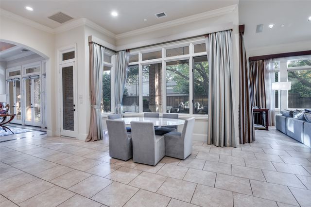 6442 Lakehurst Avenue, Dallas, TX 75230