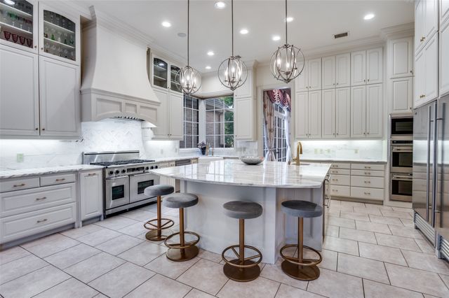 6442 Lakehurst Avenue, Dallas, TX 75230