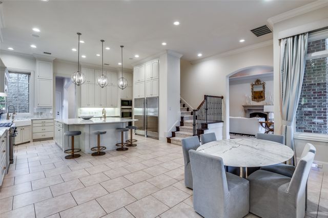 6442 Lakehurst Avenue, Dallas, TX 75230