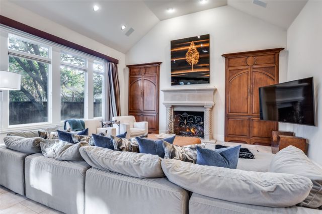 6442 Lakehurst Avenue, Dallas, TX 75230