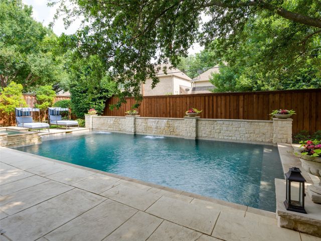 6442 Lakehurst Avenue, Dallas, TX 75230