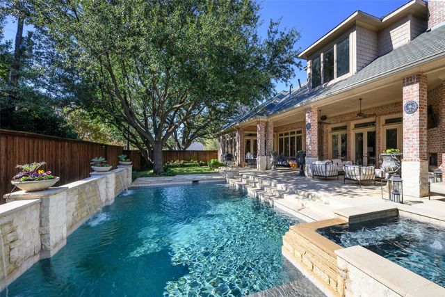 6442 Lakehurst Avenue, Dallas, TX 75230