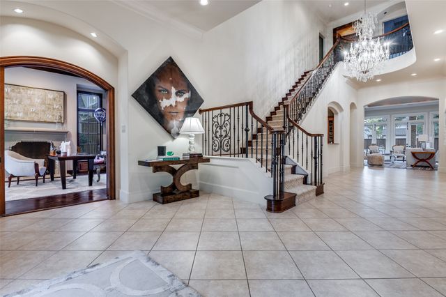 6442 Lakehurst Avenue, Dallas, TX 75230