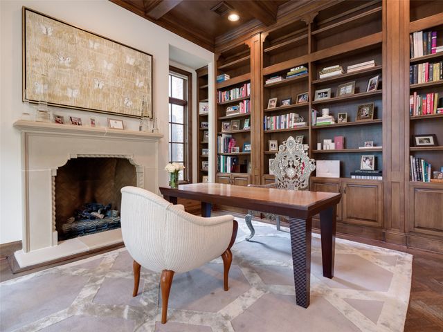 6442 Lakehurst Avenue, Dallas, TX 75230