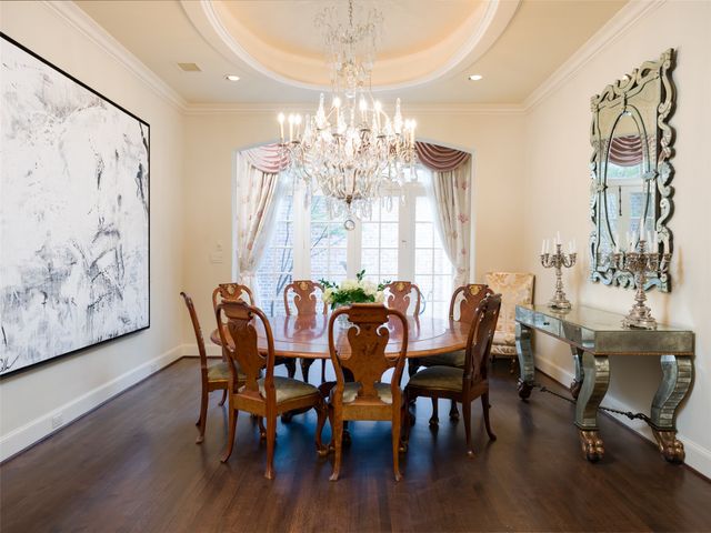 6442 Lakehurst Avenue, Dallas, TX 75230