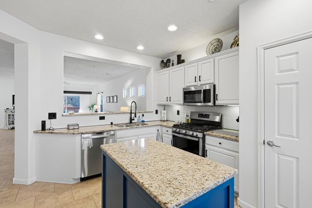 229 Paseo Vista Loop NE, Rio Rancho, NM 87124