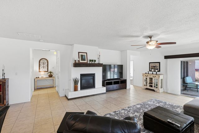 229 Paseo Vista Loop NE, Rio Rancho, NM 87124