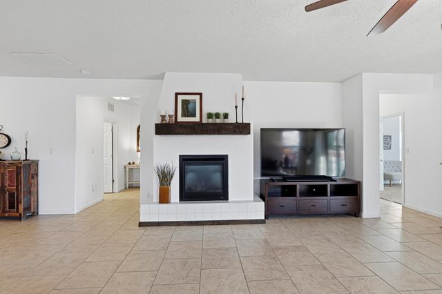 229 Paseo Vista Loop NE, Rio Rancho, NM 87124