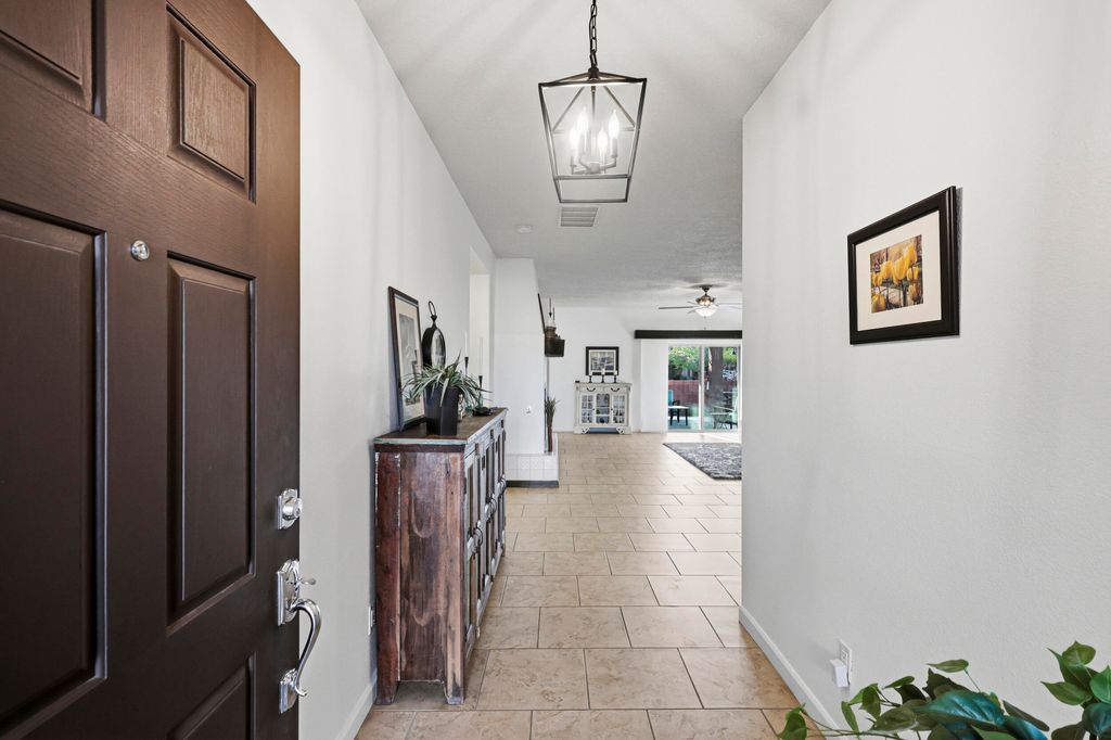 229 Paseo Vista Loop NE, Rio Rancho, NM 87124