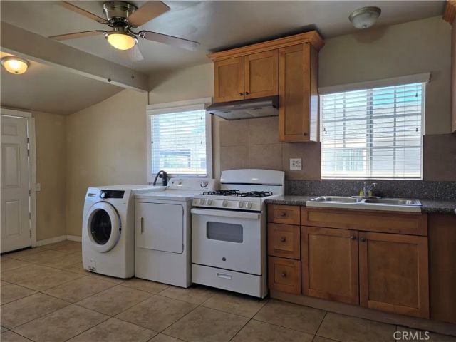 1176 N Park Avenue, Pomona, CA 91768