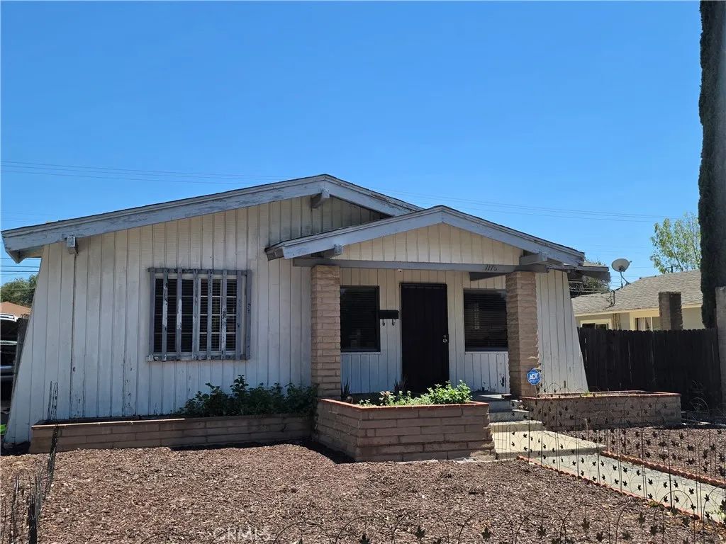 1176 N Park Avenue, Pomona, CA 91768