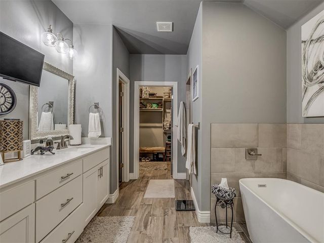 9417 NW 88th Street, Yukon, OK 73099