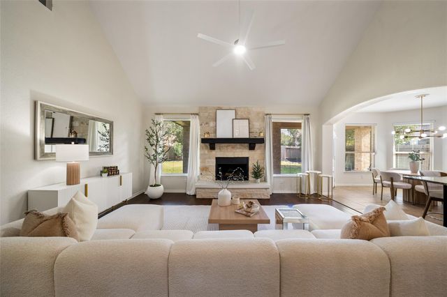 163 Quail Meadow Drive, Conroe, TX 77384