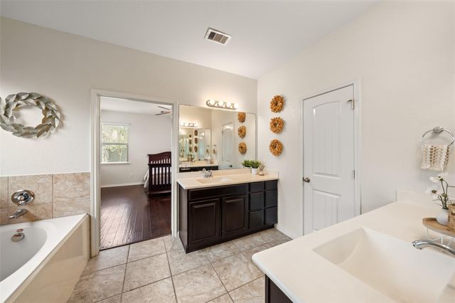 163 Quail Meadow Drive, Conroe, TX 77384