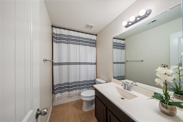 163 Quail Meadow Drive, Conroe, TX 77384