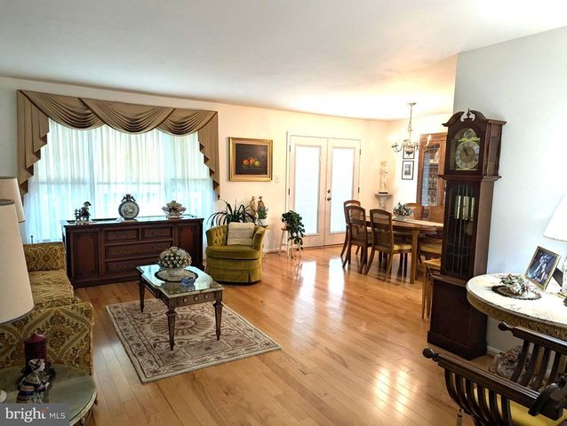 9005 PENN MANOR CT, Springfield, VA 22153