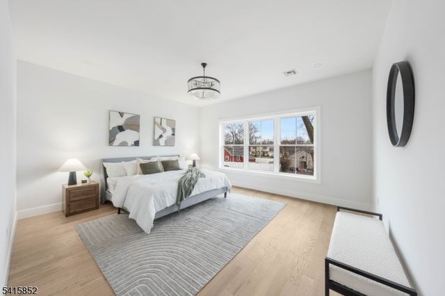 302 West Ln, Clark Twp., NJ 07066