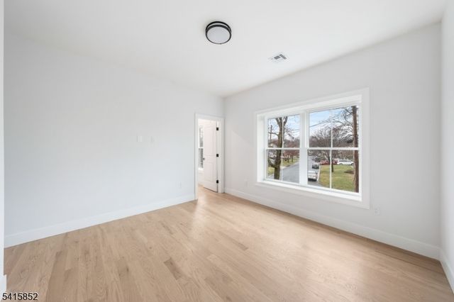 302 West Ln, Clark Twp., NJ 07066