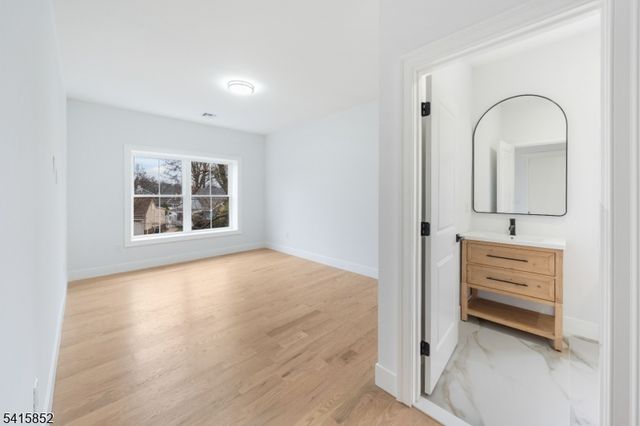 302 West Ln, Clark Twp., NJ 07066