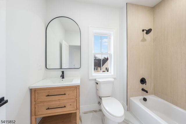 302 West Ln, Clark Twp., NJ 07066