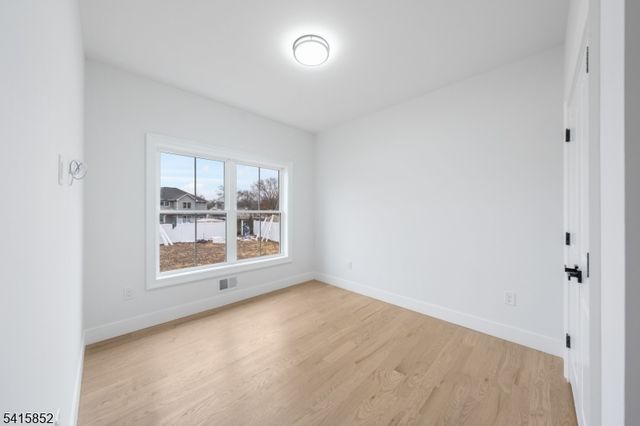 302 West Ln, Clark Twp., NJ 07066