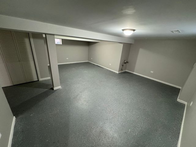 7772 Lawler Avenue, Burbank, IL 60459