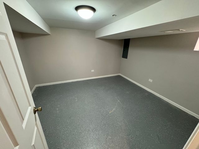 7772 Lawler Avenue, Burbank, IL 60459
