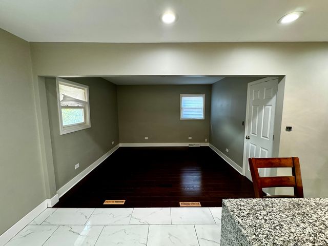 7772 Lawler Avenue, Burbank, IL 60459