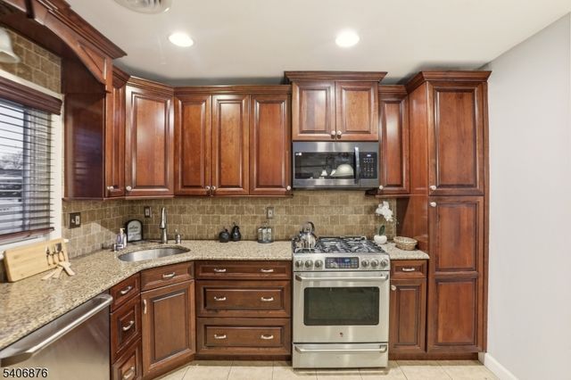 196 Russell Ave, Rahway City, NJ 07065