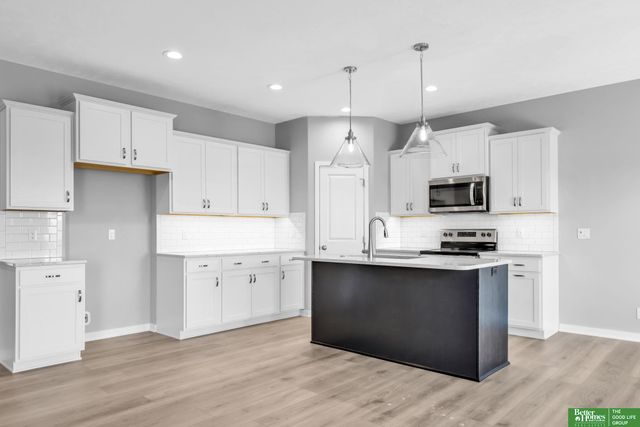 11105 N 161 Street, Bennington, NE 68007