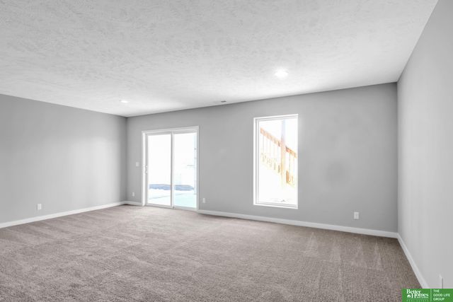 11105 N 161 Street, Bennington, NE 68007