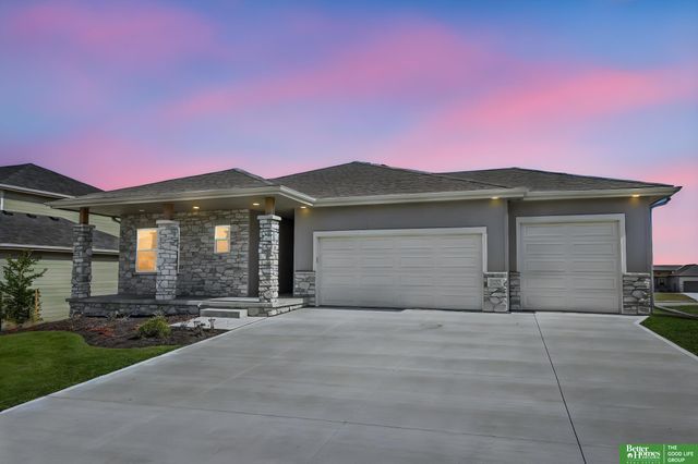 11105 N 161 Street, Bennington, NE 68007