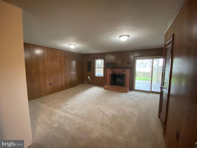 12116 STALLION CT, Woodbridge, VA 22192
