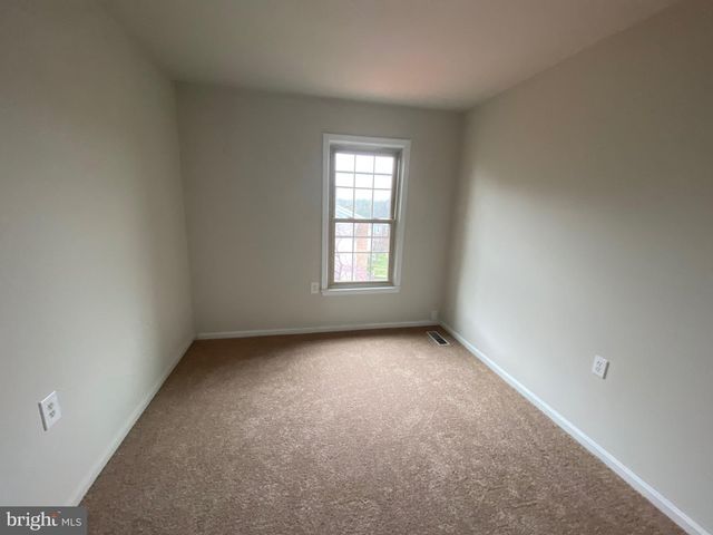 12116 STALLION CT, Woodbridge, VA 22192