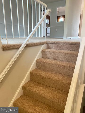 12116 STALLION CT, Woodbridge, VA 22192